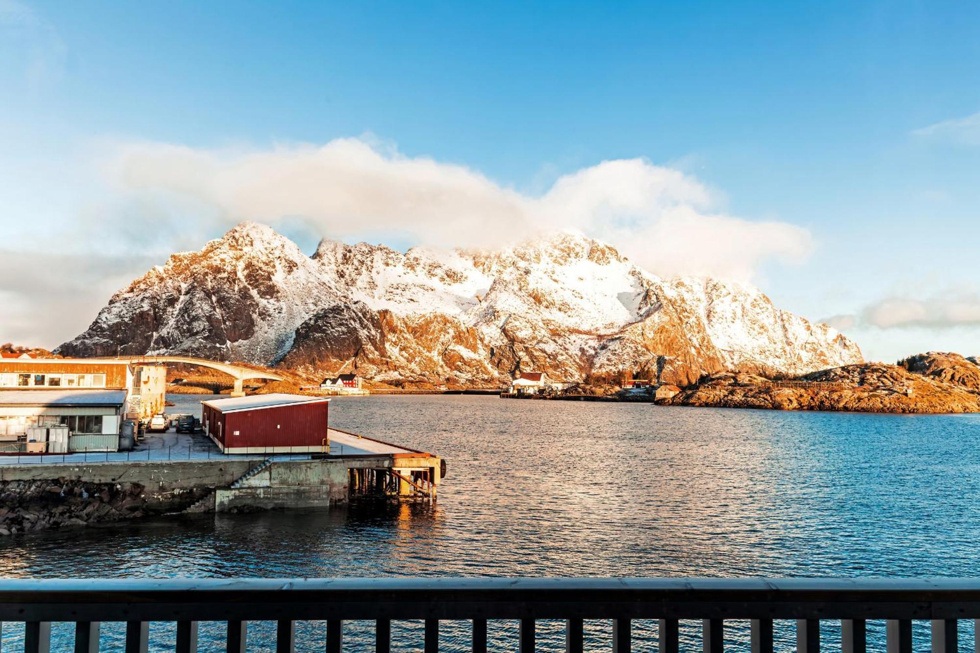 Rorbuleilighet 1J Henningsvaer Bagian luar foto